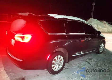 2018 Chrysler Pacifica Touring L z USA, uszkodzony, nr VIN 2C4RC1BG1JR123411